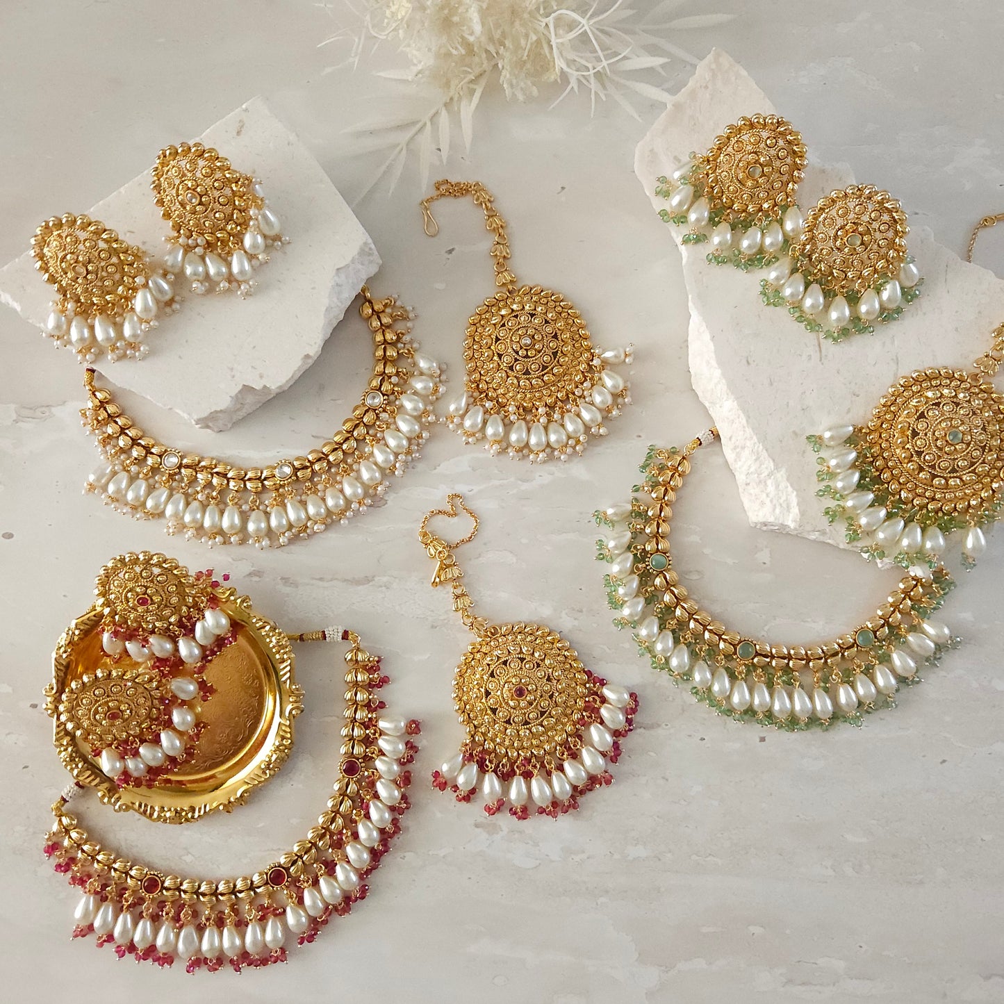 Raiza necklace set - White