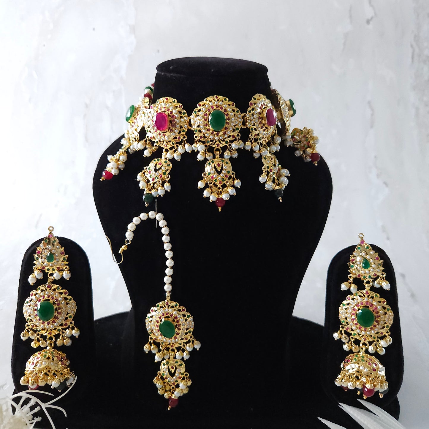 Bhavna necklace set - Ruby/Green