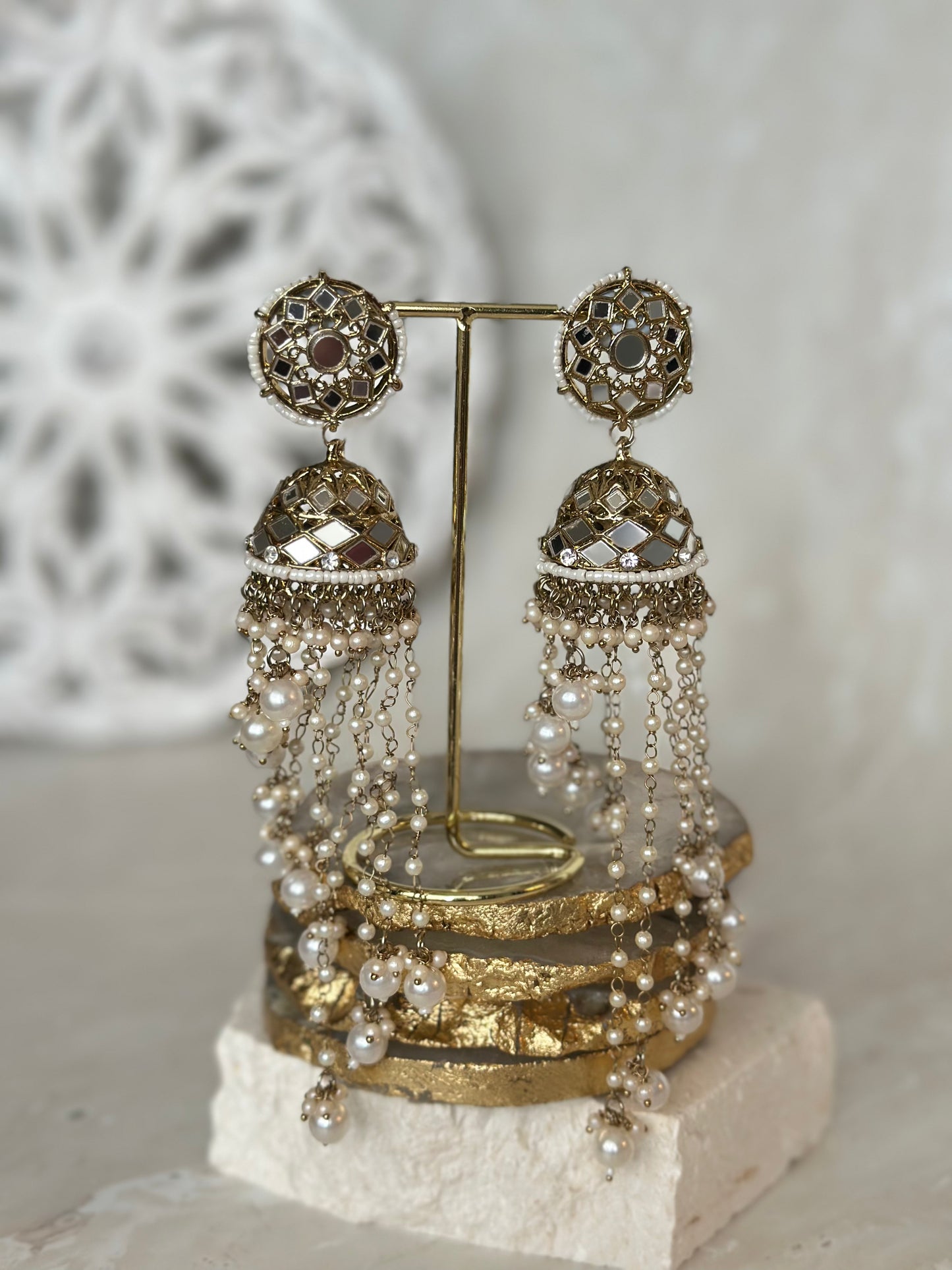 Farah jhumke