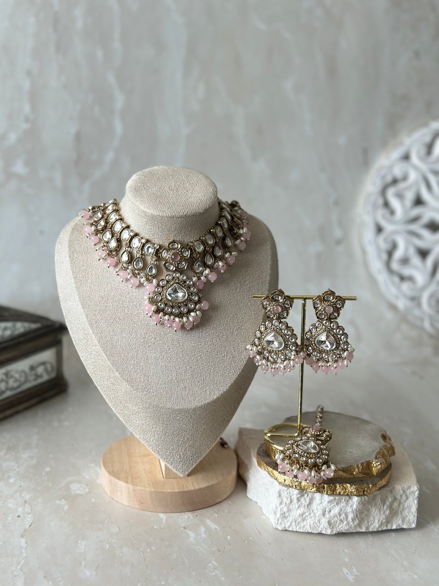 Afsana necklace set - Pink