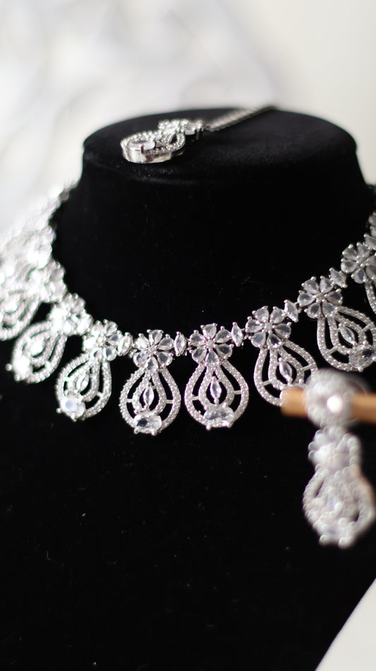 Azla necklace set