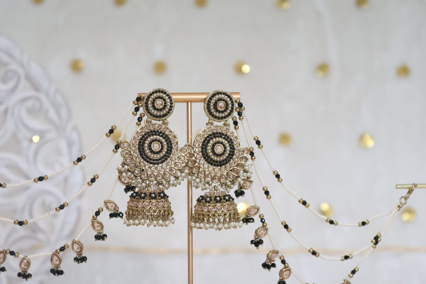 Kelly earrings tikka set - Black