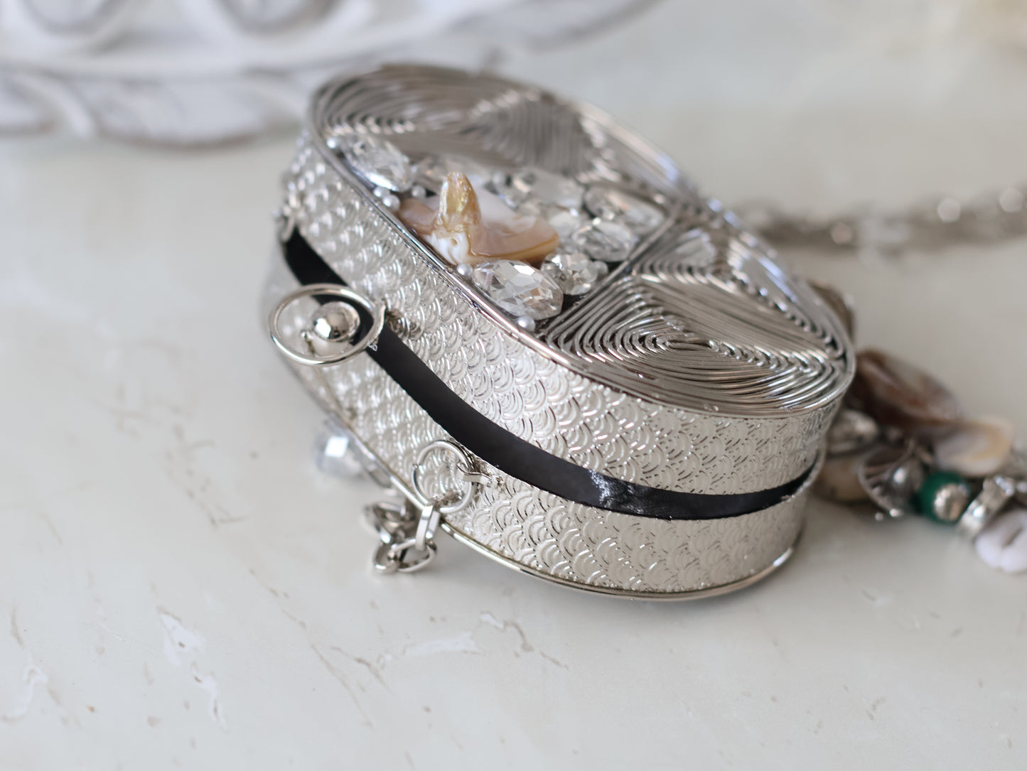 Suhani clutch - Silver