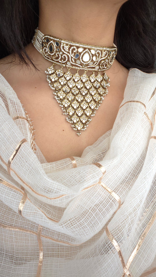 Chavvi Necklace Set