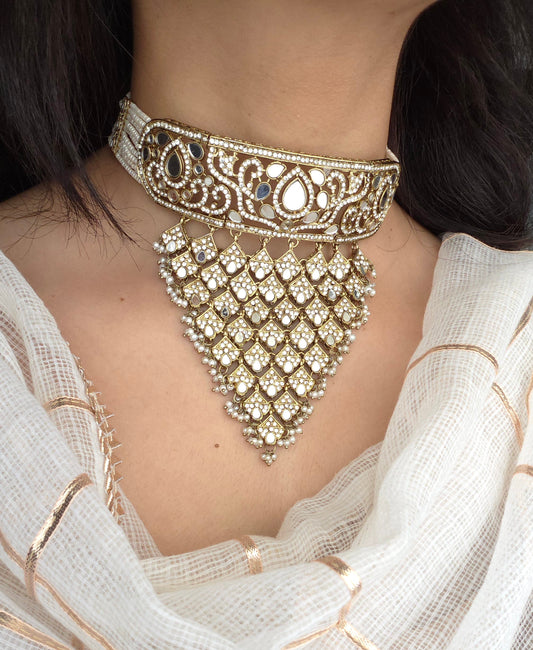 Chavvi Necklace Set