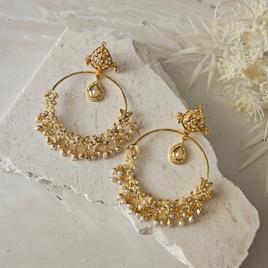 Inaya earrings - pearl