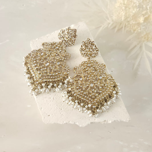 Kusum earrings - Pearl