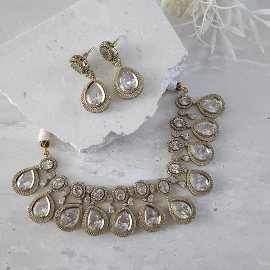 Mahi neckalce set - Crystal white