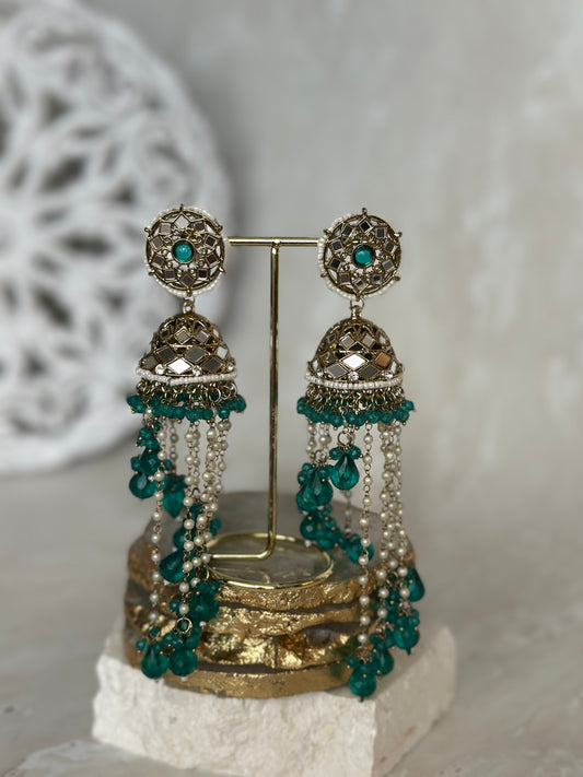 Farah jhumke