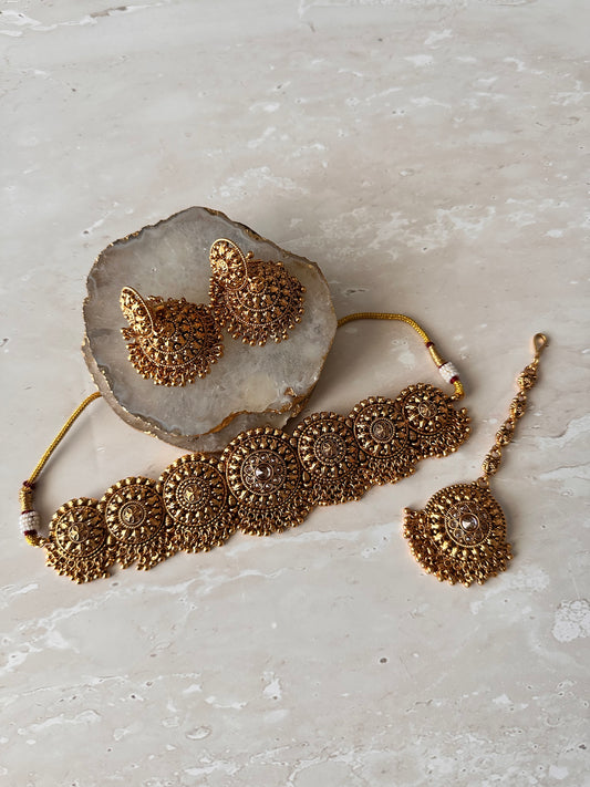 Ayaani necklace set