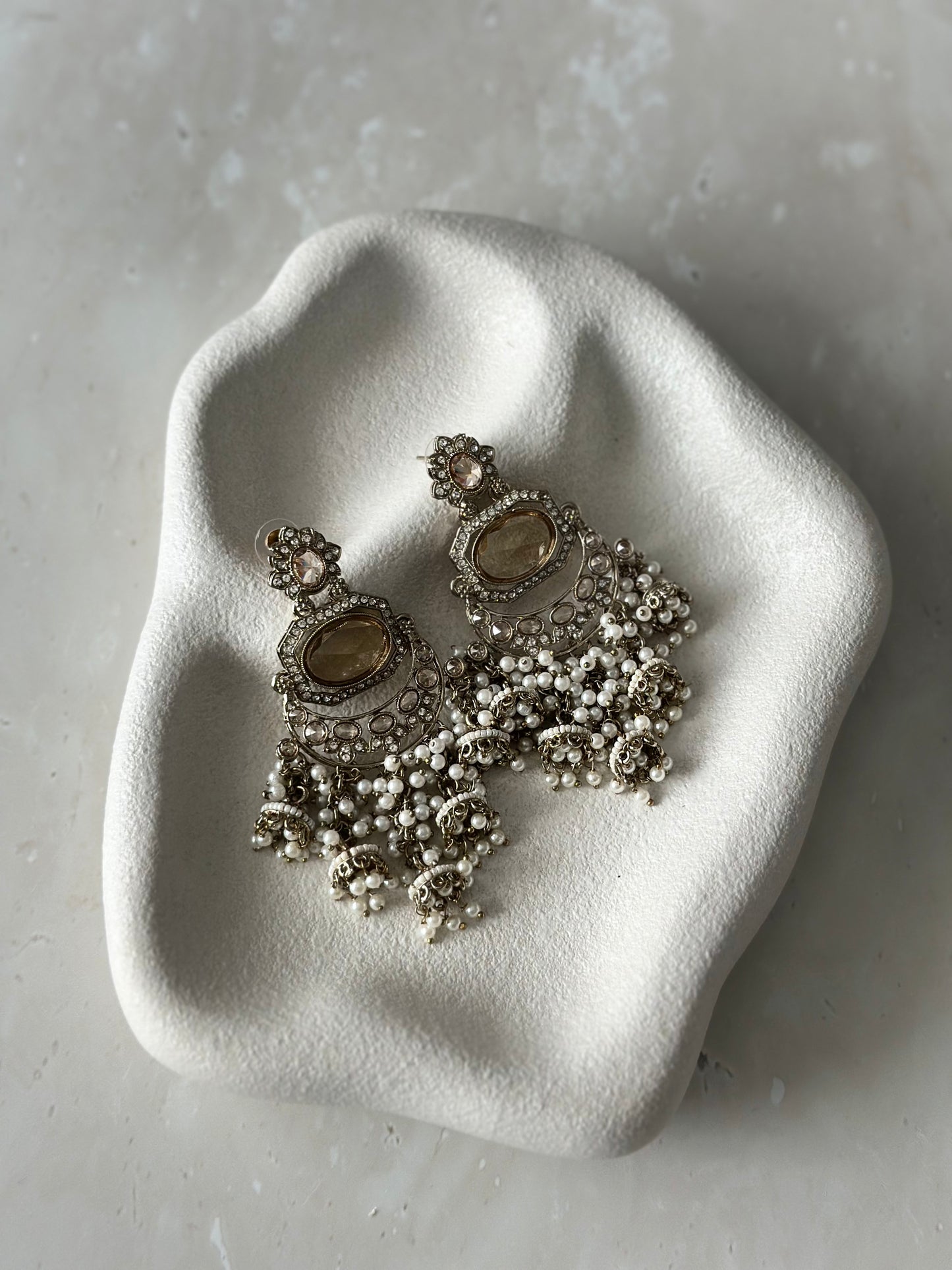 Jaanvi earrings - Gold