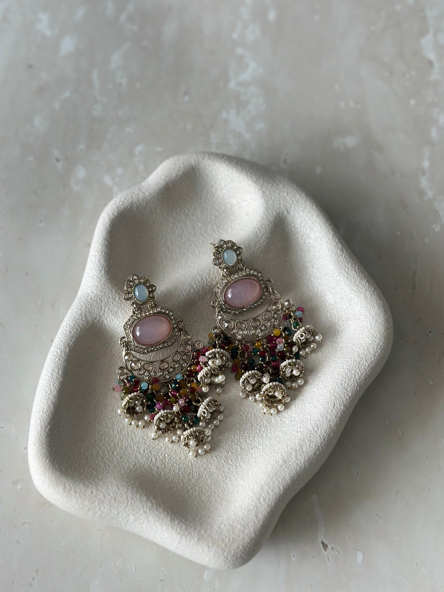Jaanvi earrings - Pink