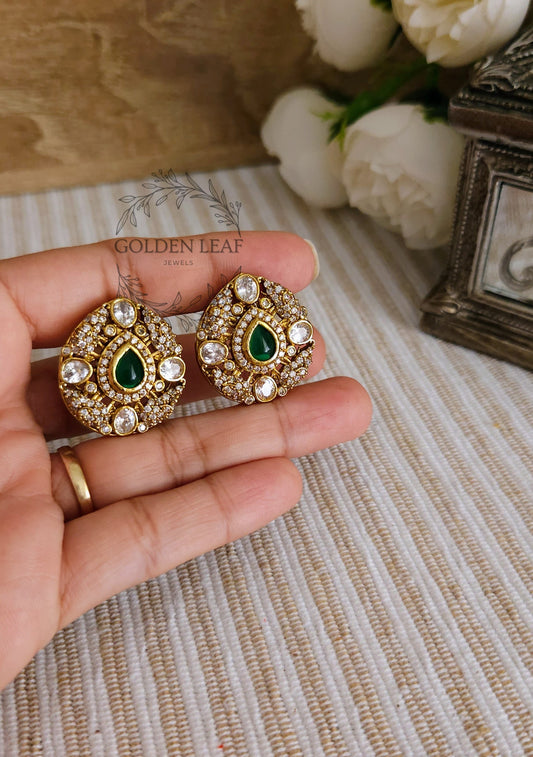 Jaanvi Stud Earrings