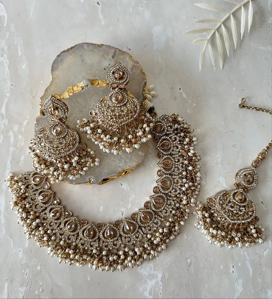 Jas necklace set
