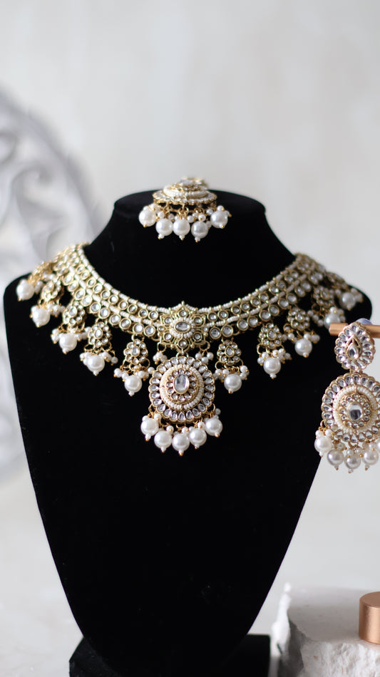 Suhana necklace set - White