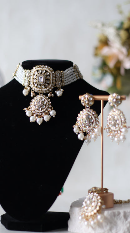 Aaliya necklace set - White