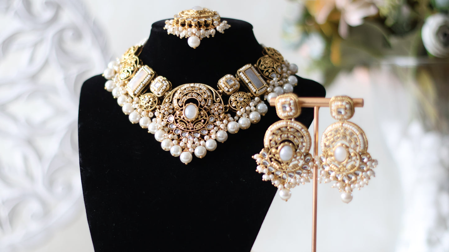 Swati necklace set - White