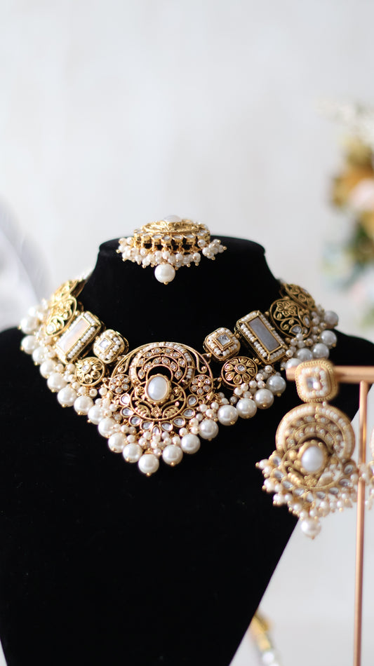 Swati necklace set - White