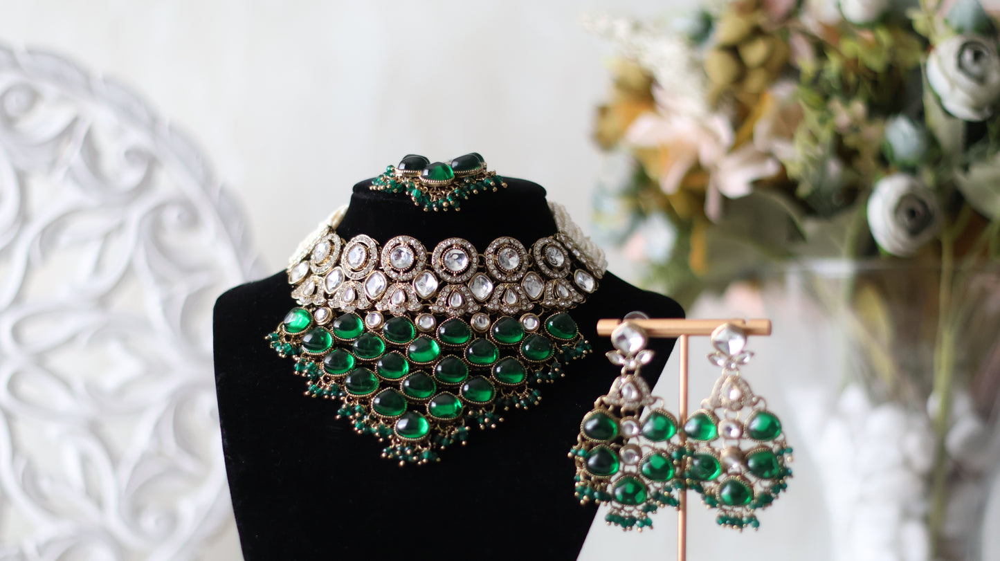 Aamna necklace set - Green