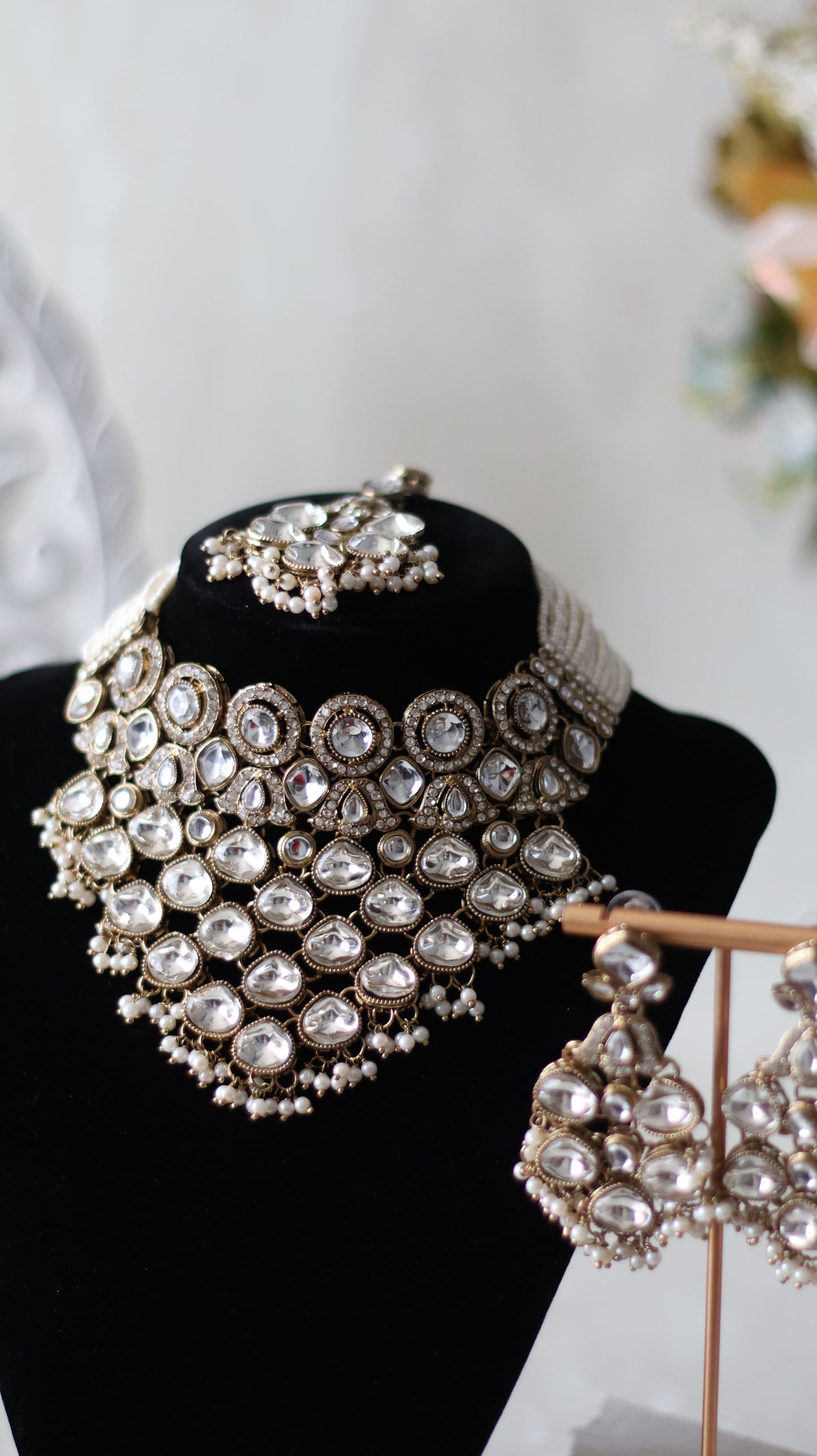Aamna necklace set - White
