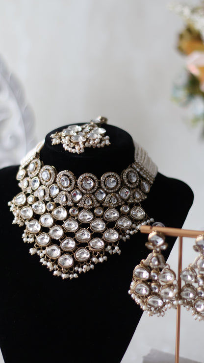 Aamna necklace set - White