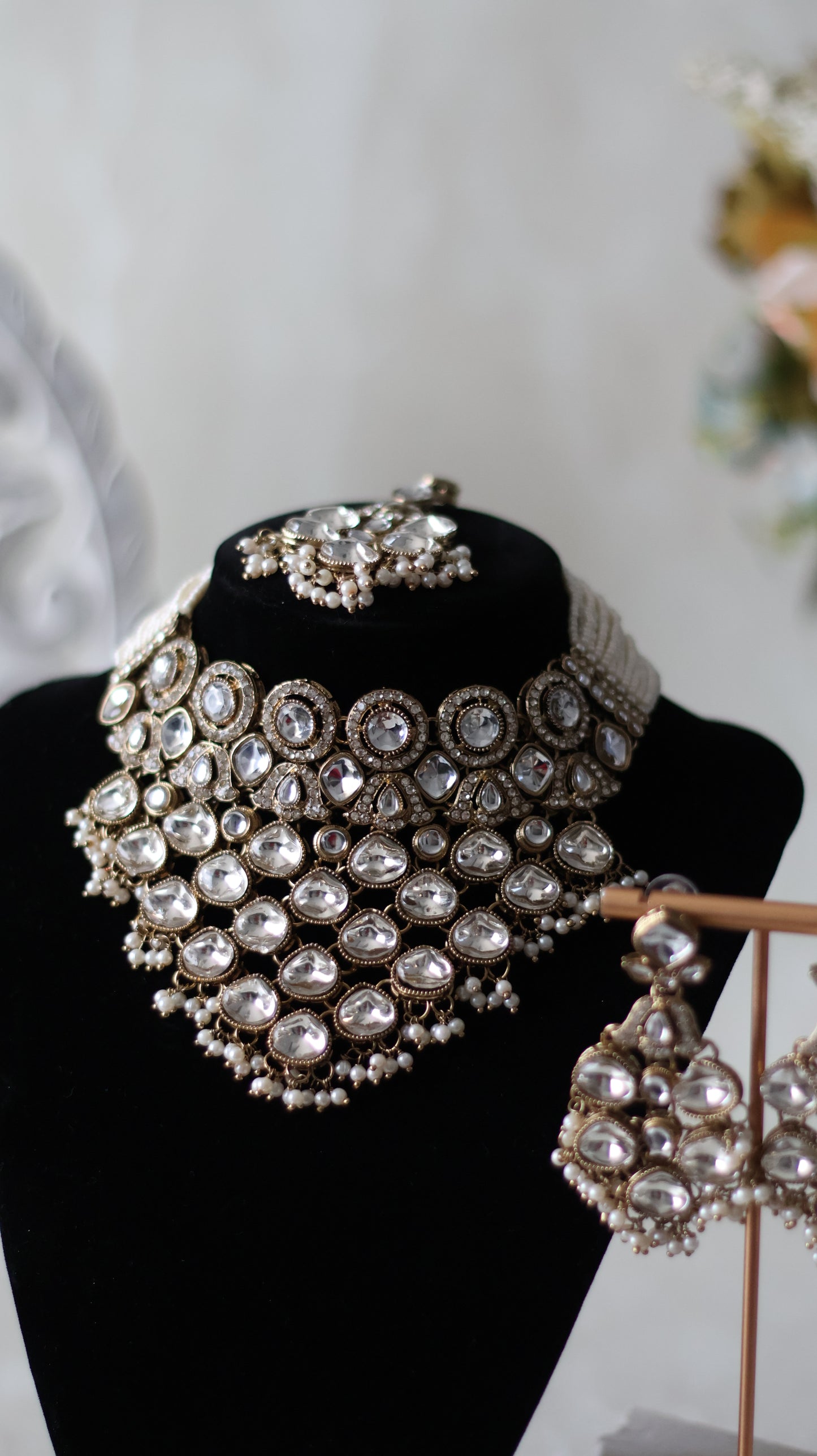 Aamna necklace set - White