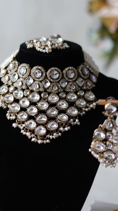 Aamna necklace set - White