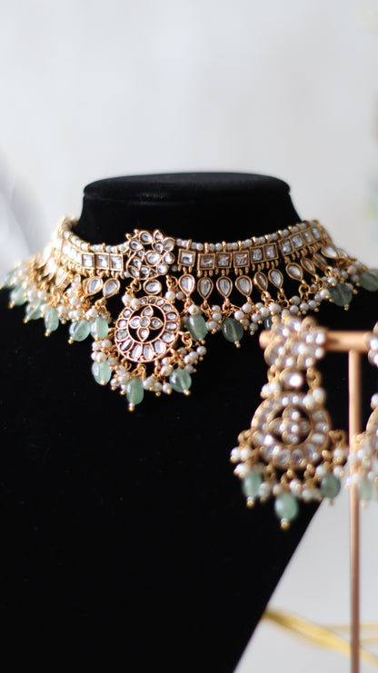 Mahnoor Necklace Set