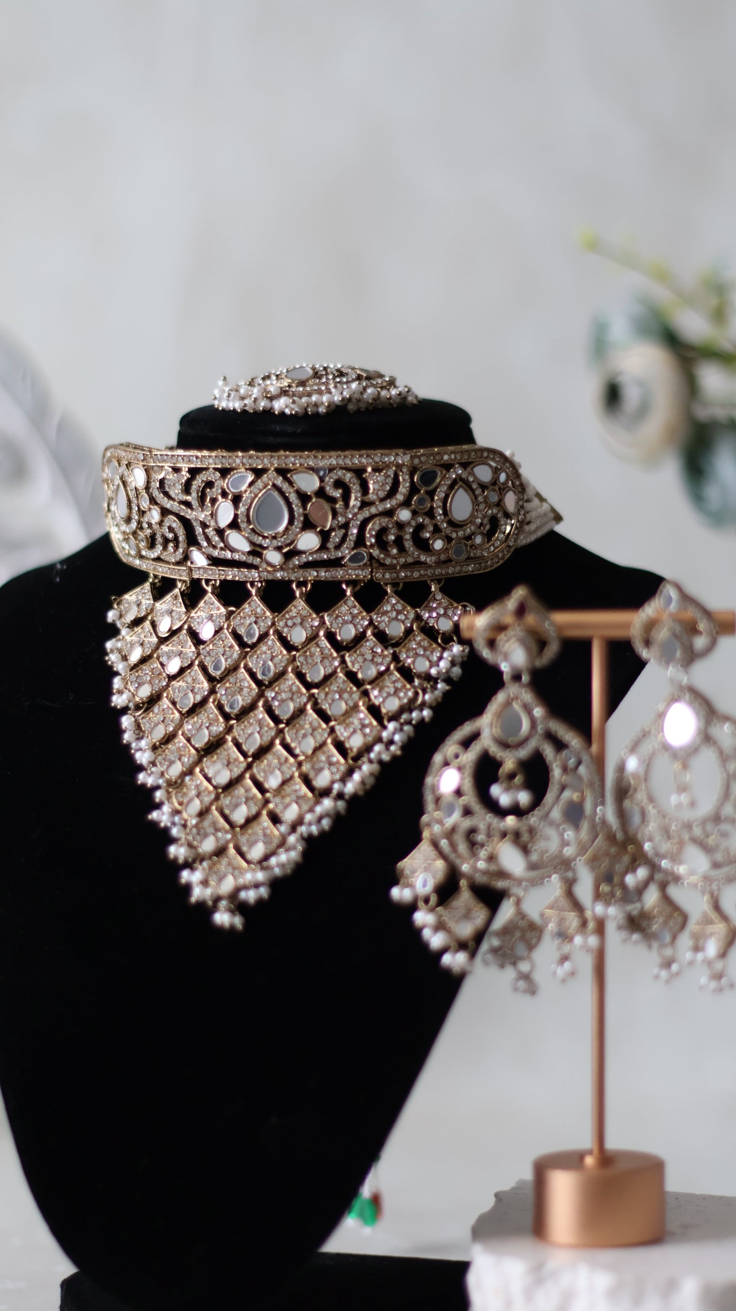 Chavvi Necklace Set