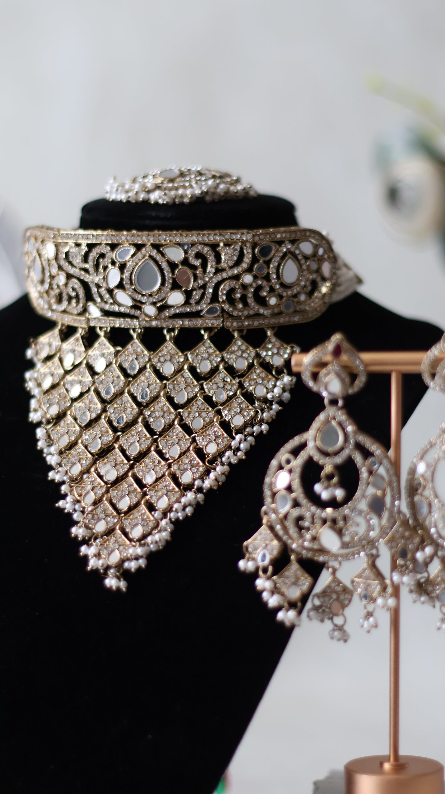 Chavvi Necklace Set