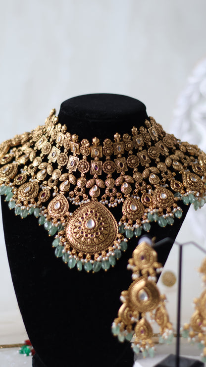 Roohika necklace set