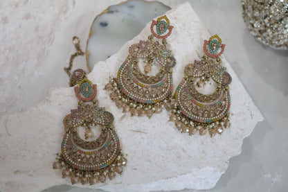 Shelly earrings tikka set - Pastel