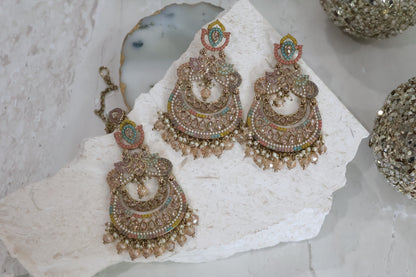 Shelly earrings tikka set - Pastel