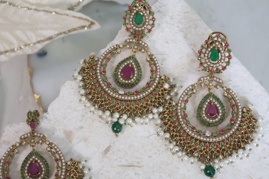 Zeenat earrings tikka set - Green