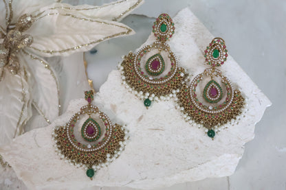 Zeenat earrings tikka set - Green