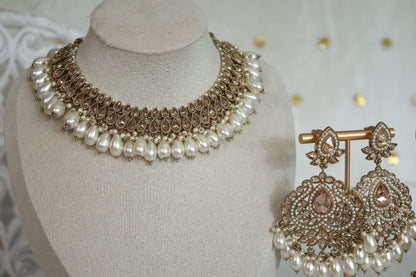 Sanjana necklace set - Pearl