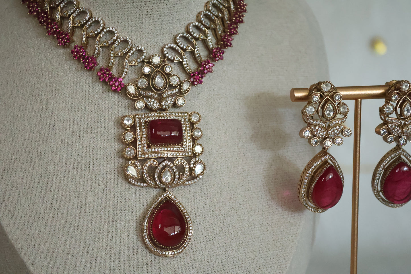 Nisha necklace set - Ruby