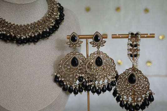 Sanjana necklace set - Black