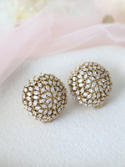 Kanika studs - White