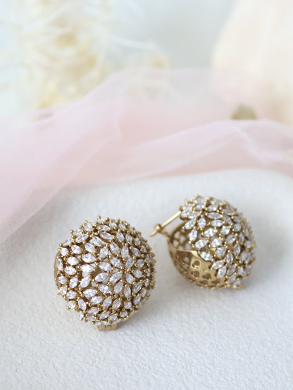 Kanika studs - White