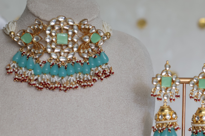 Simi necklace set