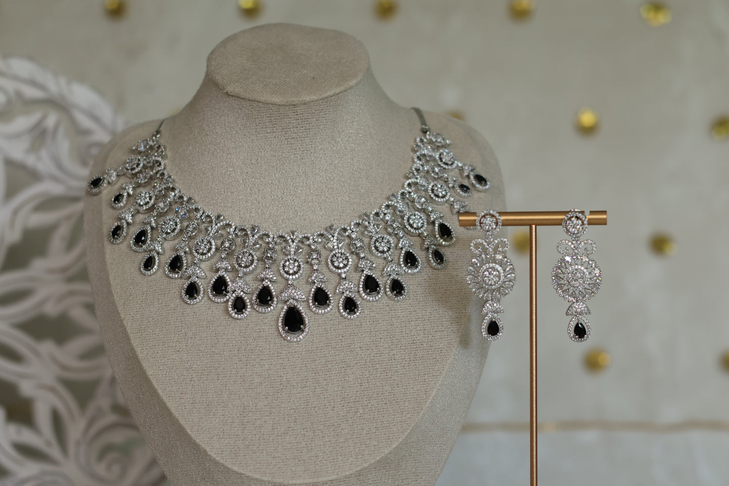 Ash necklace set