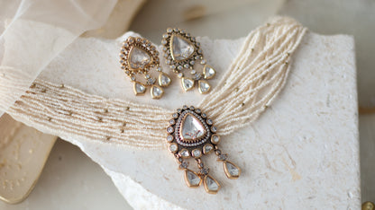 Vedika necklace set