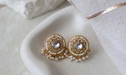 Alia studs - White