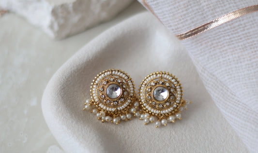 Alia studs - White