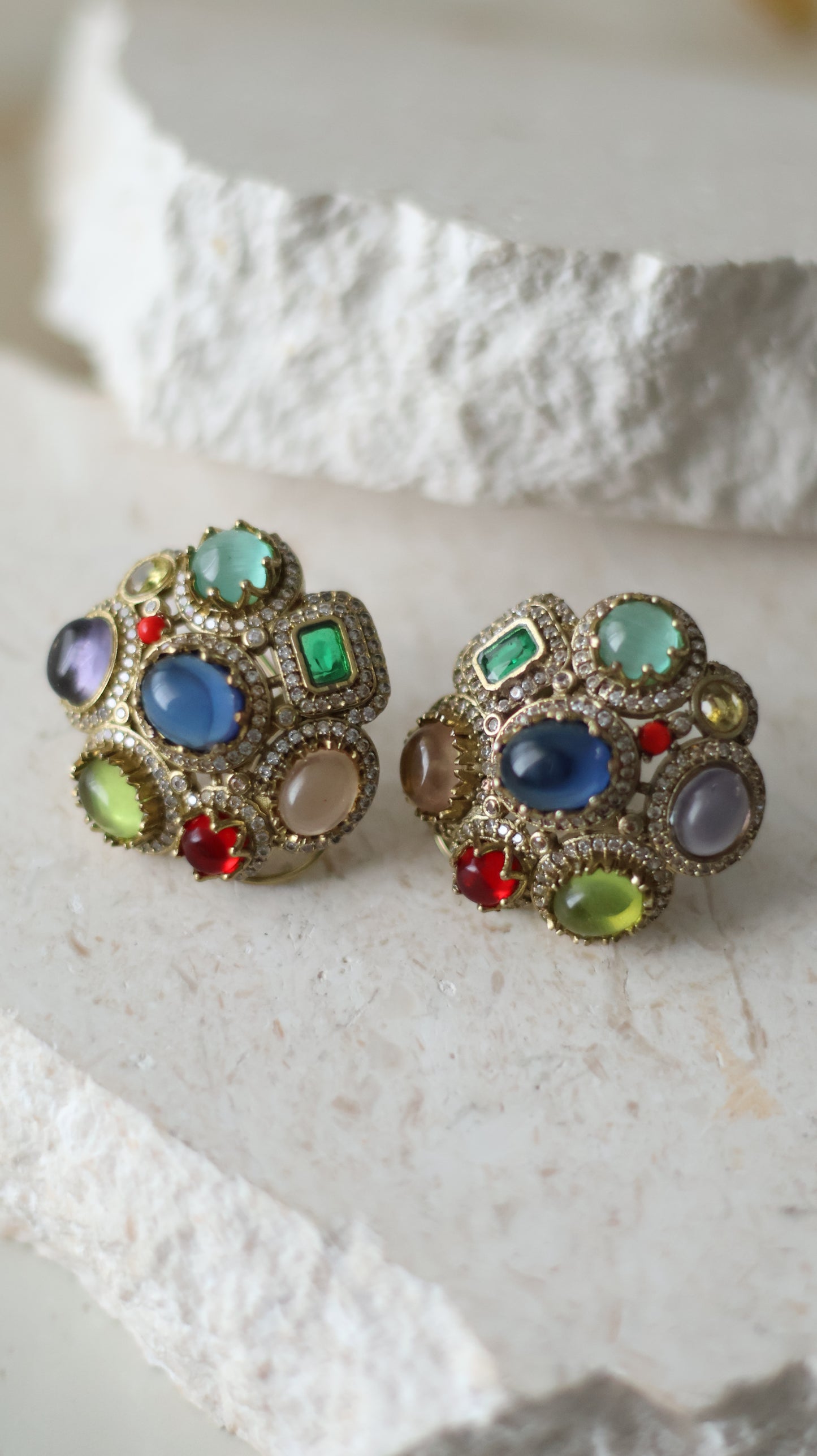 Amber studs - Navy