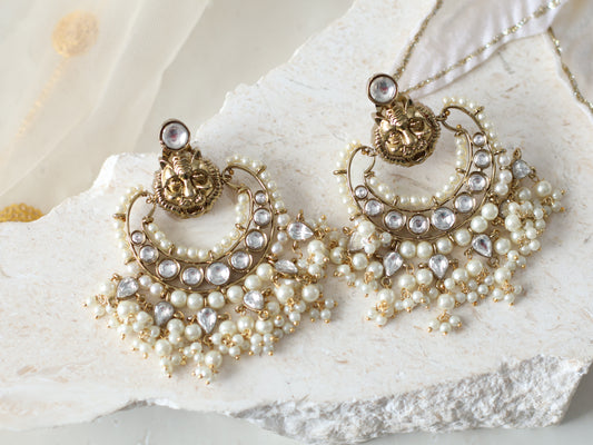 Arisha earrings - White