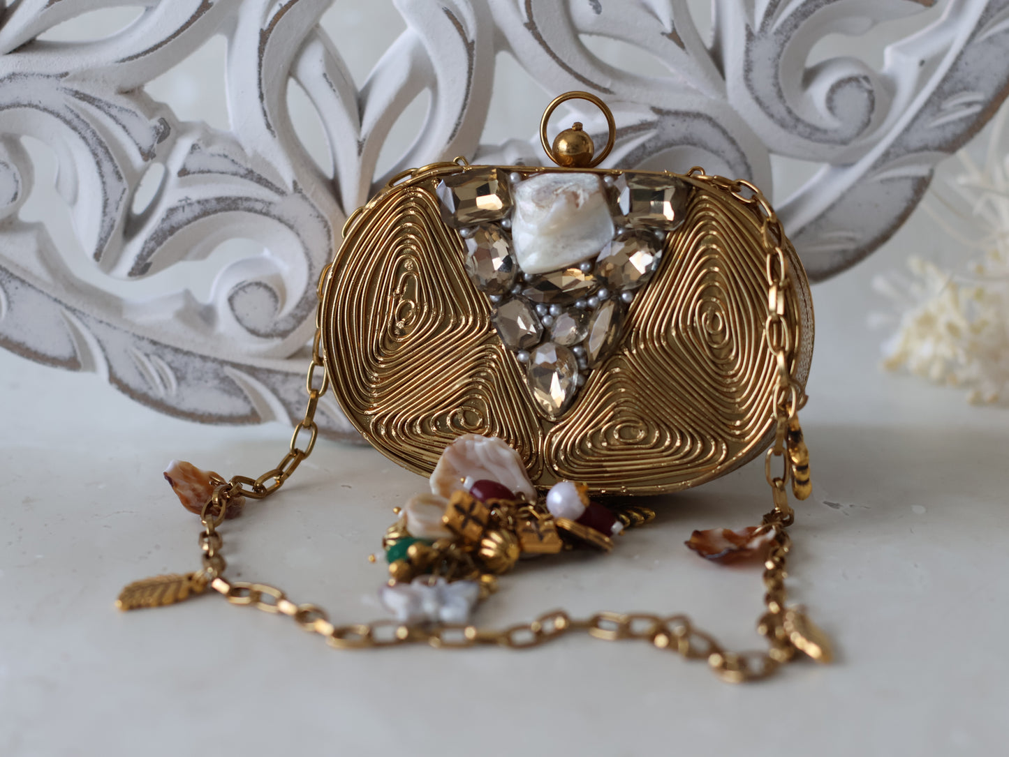 Suhani clutch - Gold